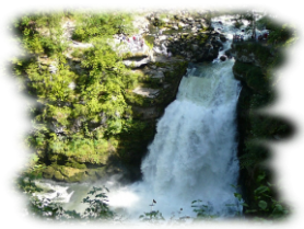 Chute du Doubs Les Chutes du Doubs, accessibles en bateau navette NLB ou par le chemin pédestre.